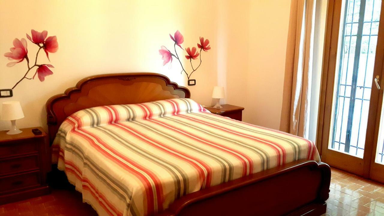 B&B Il Poggio 萨罗 外观 照片